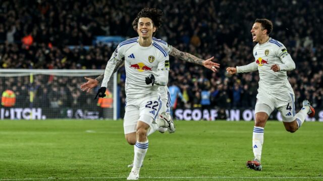 Nahnevaný televízny moderátor Chelsea povedal Leedsovi, že „patria do League One“ a že Farke má „vypožičaný čas“
