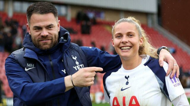 Ellen White, Jen Beattie a Ben Haines