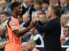Marcus Rashford na lavičku Natešený Hansi Flick rozpráva anekdotu o mentalite Marcusa Rashforda