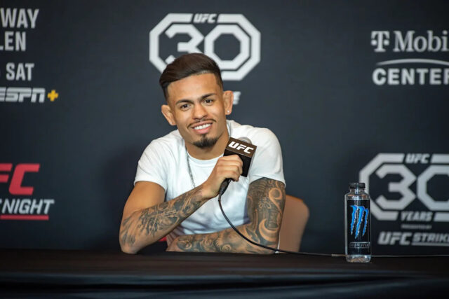 Naživo: Video z mediálneho dňa UFC Vegas 112 | Kráľovský Download app from appStore