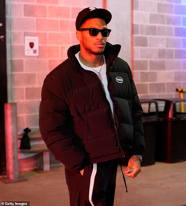 Nechutný moment Chicago Bears WR DJ Moore je prekonaný hitom Široký prijímač Chicago Bears DJ Moore utrpel brutálny úder naslepo proti Packers