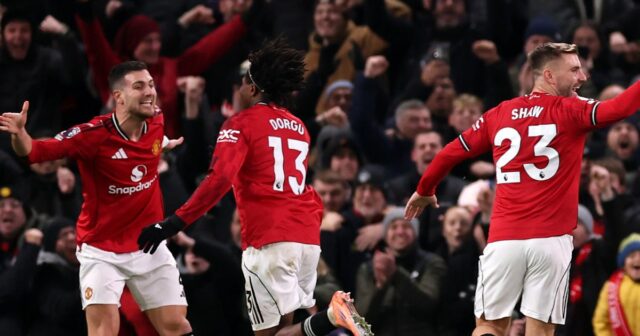 Nepravdepodobný hrdina Man Utd porazil Newcastle, keď bol Ruben Amorim Patrick Dorgu oslavuje gól v úvodnom zápase Manchestru United proti Newcastlu