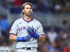 New York Mets vymenili Jeffa McNeila do Athletics po ohlásených stretoch s hviezdou Francisca Lindora za 341 miliónov dolárov New York Mets vyložilo veterána druhého basemana Jeffa McNeila do Athletics