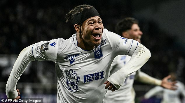 Newcastle Confidential: Nové ciele na užšom prestupovom zozname odhalené ako Útočný stredopoliar Auxerre Kevin Danois (21) je na zozname potenciálnych cieľov Newcastlu.