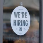 Nezamestnanosť v USA dosiahla najvyššiu úroveň od roku 2021, keďže trh práce sa ochladzuje | Obchodné a ekonomické správy