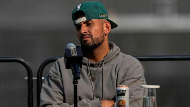 Nick Kyrgios môže „ľutovať“ kariéru, hovorí bývalá svetová štvorka
