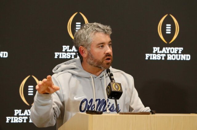 Nick Saban odhaľuje strohú radu, ktorú dal Pete Goldingovi predtým, logo pochodového šialenstva