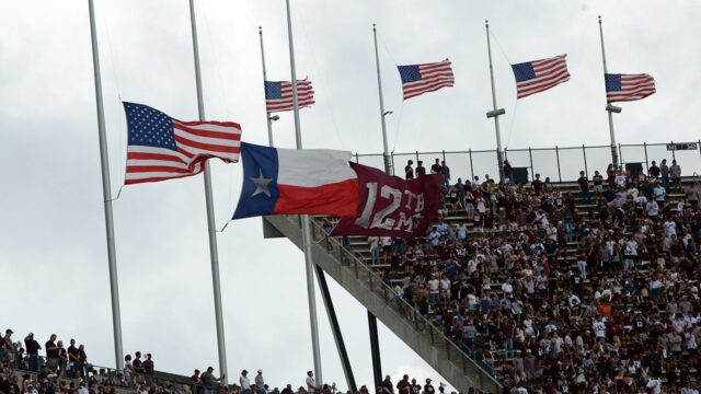 Nick Saban tvrdí, že Texas A&M umelo zvyšuje hluk davu Nick Saban tvrdí, že Texas A&M umelo zvyšuje hluk davu na Kyle Field