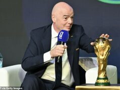 Niet divu, že ceny lístkov sú vysoké! Medzinárodná futbalová federácia (FIFA) potvrdila ohromujúce peňažné odmeny na majstrovstvách sveta, pretože fanúšikovia sa hnevajú na náklady Ohromujúcich 37,5 milióna libier dostane víťaz budúcich letných majstrovstiev sveta v USA, Kanade a Spojených štátoch amerických.