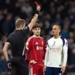 Nočná mora Thomasa Franka Tottenhama pokračuje, keď Cristian Romero Liverpool dostal červenú kartu