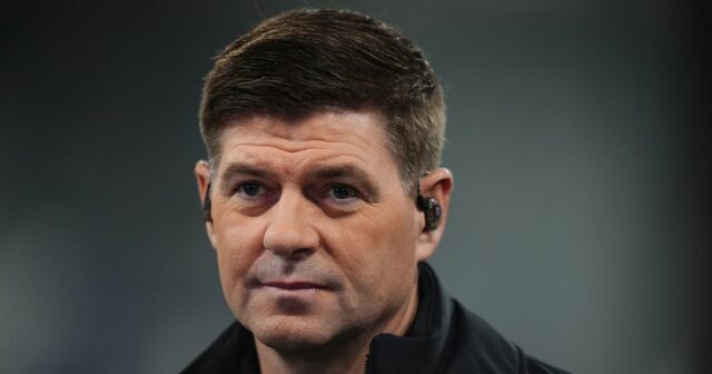 Nová žiadosť Stevena Gerrarda o Mo Salaha hovorí veľa pred Steven Gerrard trvá na tom, že bremeno je na Mohamedovi Salahovi, aby vyriešil svoje Liverpoolske sťažnosti s Arne Slotom