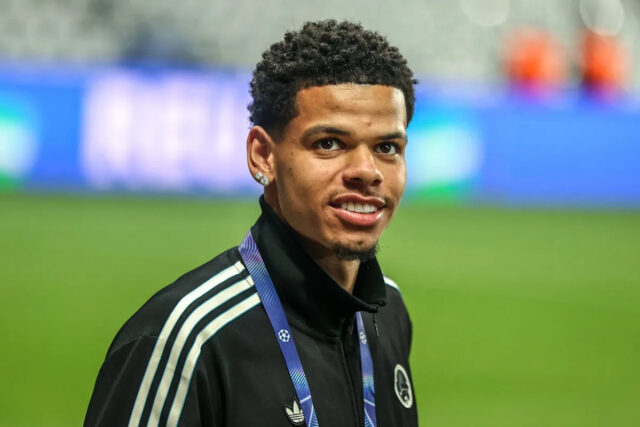 Novinár: Útočník Newcastlu United by mohol odísť v januári
