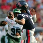 Futbal NCAA: Tulane v Mississippi