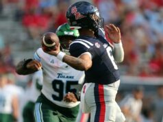 Nový tréner oponuje trénerovi lame-duck, keď sa Ole Miss postaví Tulaneovi Futbal NCAA: Tulane v Mississippi