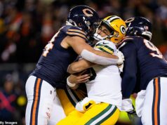 Obavy o rozohrávača Packers Jordana Lovea, ktorý bol vylúčený z hry Bears po brutálnom zásahu prilbou Rozohrávač Green Bay Packers Jordan Love utrpel tento brutálny zásah proti Bears