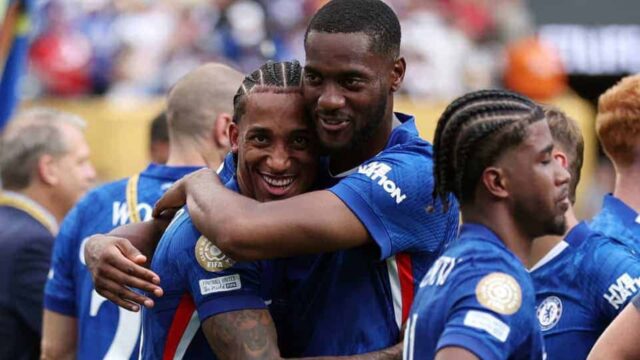 Obranca Chelsea Jorrel Hato za 38 miliónov libier by sa Obranca Chelsea Jorrel Hato za 38 miliónov libier by sa mohol vrátiť do Ajaxu len niekoľko mesiacov po podpise zmluvy