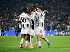 Obrázok: Tréner Juventusu Spalletti po góle a striedaní objíma a bozkáva Davida Obrázok: Tréner Juventusu Spalletti po góle a striedaní objíma a bozkáva Davida