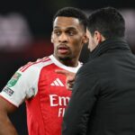 Očakáva sa, že 12 hráčov vynechá súboj o titul Arsenal vs Aston Villa po dvojitom údere Gunners