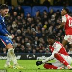 Noni Madueke sa po návrate do klubu dočkal od hráčov Chelsea drsne