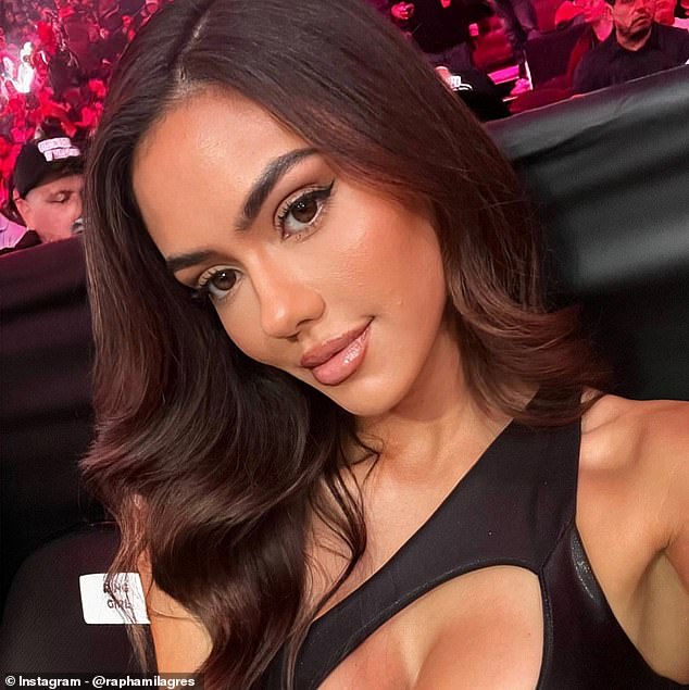 Odhalené: Popredné prstenové dievčatá pre kontroverzný súboj Anthonyho Joshuu a Odhalené: Popredné prstenové dievčatá pre kontroverzný súboj Anthonyho Joshuu a Jakea Paula – vrátane jedného, ktorý má viac sledovateľov TikTok ako AJ!