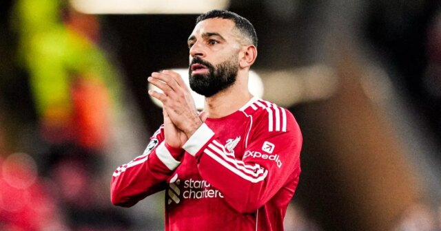 "Odišiel som z Liverpoolu po prekonaní všetkých rekordov - vtedy Mohamed Salah z Liverpoolu ďakuje fanúšikom za podporu po zápase fázy MD5 Ligy majstrov UEFA 2025/26 medzi Liverpool FC a PSV Eindhoven na Anfielde 26. novembra 2025 v Liverpoole v Anglicku.