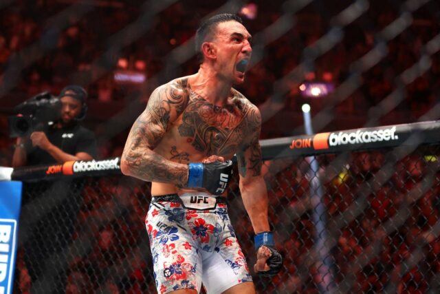 Max Holloway (vľavo) porazil Dustina Poiriera v boji o odchod do dôchodku v tomto roku (Getty Images)