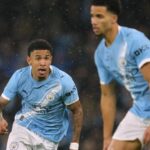 Okrajoví hráči Man City premrhali šancu na Carabao Cup, pretože bývalý rozhodca PL povedal, že obranca „mal byť vylúčený“