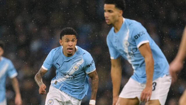 Okrajoví hráči Man City premrhali šancu na Carabao Cup, pretože Okrajoví hráči Man City premrhali šancu na Carabao Cup, pretože bývalý rozhodca PL povedal, že obranca „mal byť vylúčený“