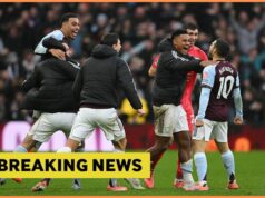 Ollie Watkins by mohol opustiť Aston Villu v januári Ollie Watkins sa prizerá počas predzápasovej prípravy Aston Villy