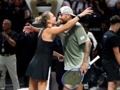 Olympionik kritizoval Arynu Sabalenkovú za to, že po súboji Battle of the Sexes „robila masívne a arogantné medvedie služby športovkyniam“ Austrálska olympionička Georgie Parker je presvedčená, že Aryna Sabalenka (vľavo) po nedeľnej porážke v Battle of the Sexes Nickom Kyrgiosom (vpravo) urobila „obrovskú a arogantnú medvediu službu“ športovkyniam.