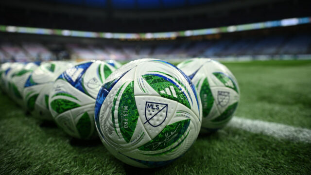 Oxford United chce za budúceho manažéra bývalú hviezdu Manchestru United Oxford United chce za budúceho manažéra bývalú hviezdu Manchestru United