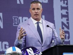 Pat Fitzgerald vymenoval nového trénera futbalového štátu Michigan State po tom, čo bol na Northwestern zosadený pre správu o prenasledovaní Štát Michigan najal na rovnakú úlohu bývalého trénera severozápadných futbalových klubov Pata Fitzgeralda