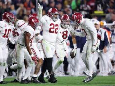 Paul Finebaum prechádza na jadrovú energiu, pretože kultúra „kaviáru a Dom Perignona“ výboru CFP hrozí, že vykoľají nádeje Kalena DeBoera na play-off v Alabame logo pochodového šialenstva