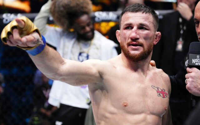 Petr Yan: "Tá JACUZZ I TRILOGY" Snímky obrazovky s láskavým dovolením: @MerabDvalishvili na X