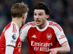 Pocity Declana Ricea voči Martinovi Odegaardovi sú jasné po momente Arsenalu proti Brightonu Martin Odegaard z Arsenalu a Declan Rice z Arsenalu na ihrisku počas zápasu Premier League medzi Evertonom a Arsenalom