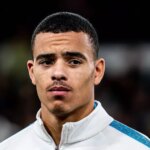 BRUSEL, BELGICKO - 9. DECEMBRA: Mason Greenwood z Olympique de Marseille sleduje pred fázou MD6 zápasu Ligy majstrov UEFA 2025/26 medzi R. Union Saint-Gilloise a Olympique de Marseille na štadióne RSC Anderlecht 9. decembra 2025 v Bruseli v Belgicku. (Foto Gabriel Calvino Alonso/BSR Agency/Getty Images)