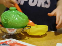 Podnecuje esá Cristiana Romera a Ledleyho Kinga v úžase zo statočného dievčatka s leukémiou Palmerova rodina