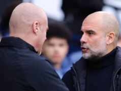 Podrobnosti o Nottingham Forest vs Man City TV – kanál, živé vysielanie a čas štartu Josep 'Pep' Guardiola, manažér Manchestru City, víta Seana Dycheho, manažéra Evertonu, počas zápasu Premier League medzi Manchester City FC a Everton FC na Etihad Stadium 26. decembra 2024 v Manchestri v Anglicku.