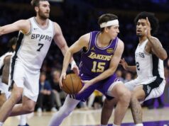 Pokojná hra Austina Reavesa umocňuje väčšie obranné zápasy Lakers Pokojná hra Austina Reavesa umocňuje väčšie obranné zápasy Lakers