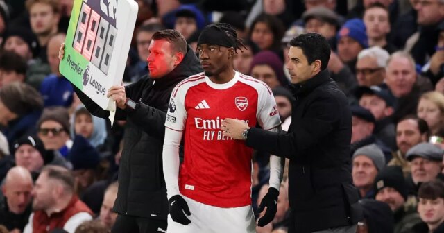 Noni Madueke sa na Stamford Bridge nedočkal príjemného privítania 