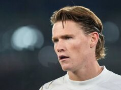 Postoj Garyho Nevilla Scotta McTominaya sa ukázal ako nesprávny, „vražedný“ posmech Jamieho Carraghera Scott McTominay