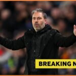 Michael Carrick sa pozerá