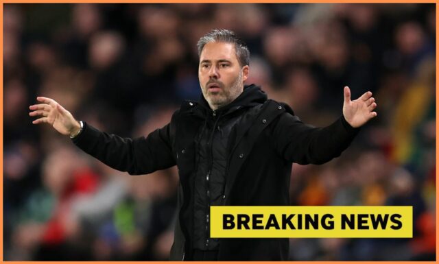 Michael Carrick sa pozerá