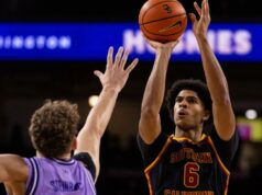 Potom, čo sa snažil nájsť súpera, USC dominuje UC Santa Cruz Potom, čo sa snažil nájsť súpera, USC dominuje UC Santa Cruz