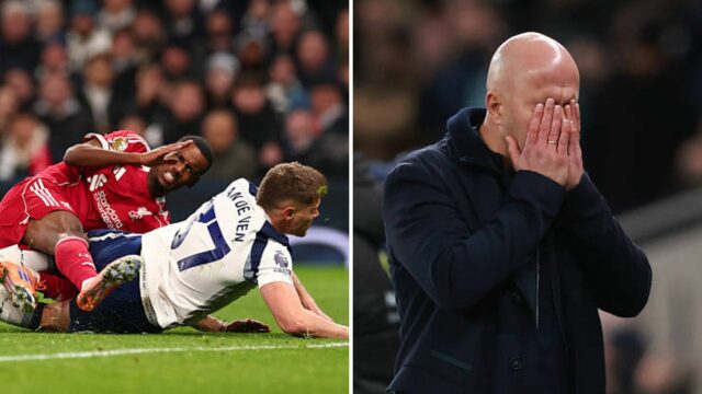 Ryan Gravenberch, Alexis Mac Allister, Dominik Szoboszlai a Federico Chiesa z Liverpoolu kontrolujú tímového kolegu Alexandra Isaka, keď ho ošetruje...