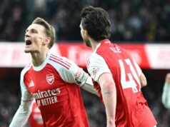 Prečo Declan Rice kričal na Martina Odegaarda, bolo pre Arsenal po majstrovskej triede v Brightone ideálne Martin Odegaard oslavoval skórovanie po majstrovskom výkone proti Brightonu