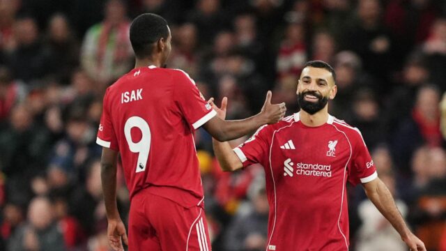 Prečo Liverpool „nemôže predať Mohameda Salaha“ ako Alexander Isak je Prečo Liverpool „nemôže predať Mohameda Salaha“ ako Alexander Isak je pre fanúšikov Reds väčšou „strachou“