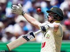 Prečo Steve Smith verí, že televízna obrazovka zmenila Boxing Day Test – a NIE najkontroverznejšia bránka Ashes Steve Smith (na obrázku) urobil odvážne tvrdenie o zlomovom bode, ktorý viedol k víťazstvu Anglicka v Boxing Day Test