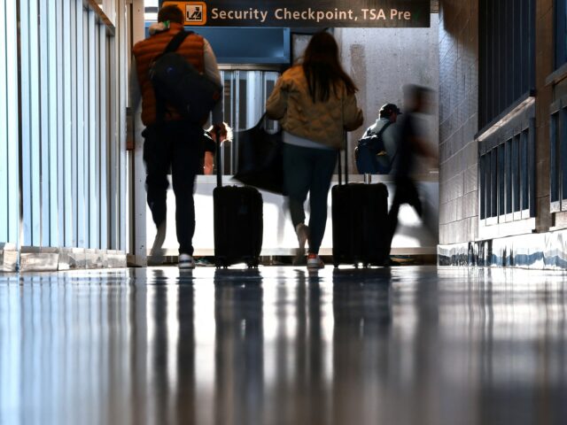 Prečo Trump požaduje od cestovateľov sociálne médiá; ako to bude Prečo Trump požaduje od cestovateľov sociálne médiá; ako to bude fungovať? | Politické správy