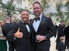 Prečo bol Aussie footy great na prekvapivej svadbe Conora McGregora vo Vatikáne Pat Richards (vpravo) je zobrazený po boku Conora McGregora na svadbe bývalého majstra sveta UFC začiatkom tohto mesiaca